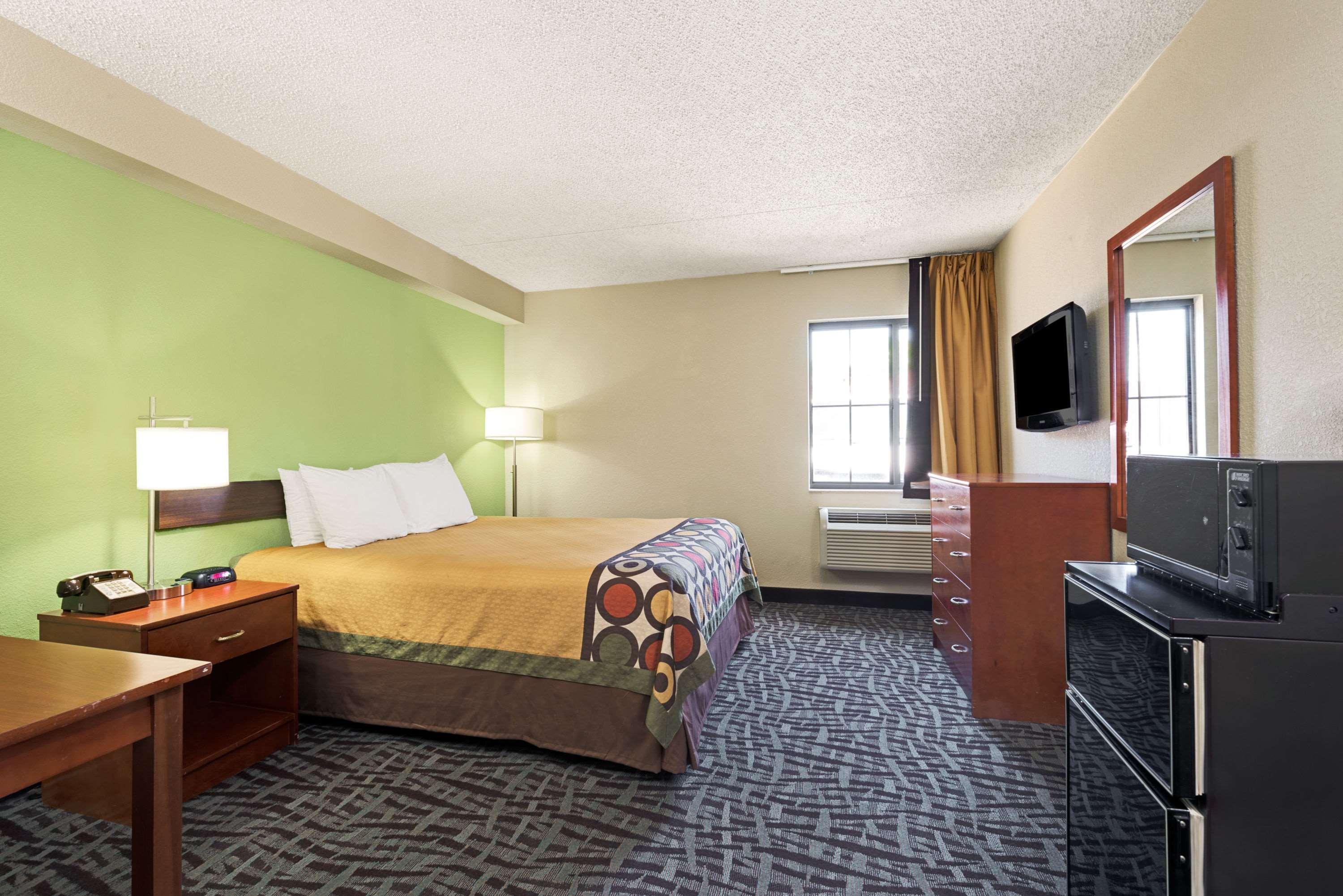 Spark By Hilton Wichita East Екстериор снимка