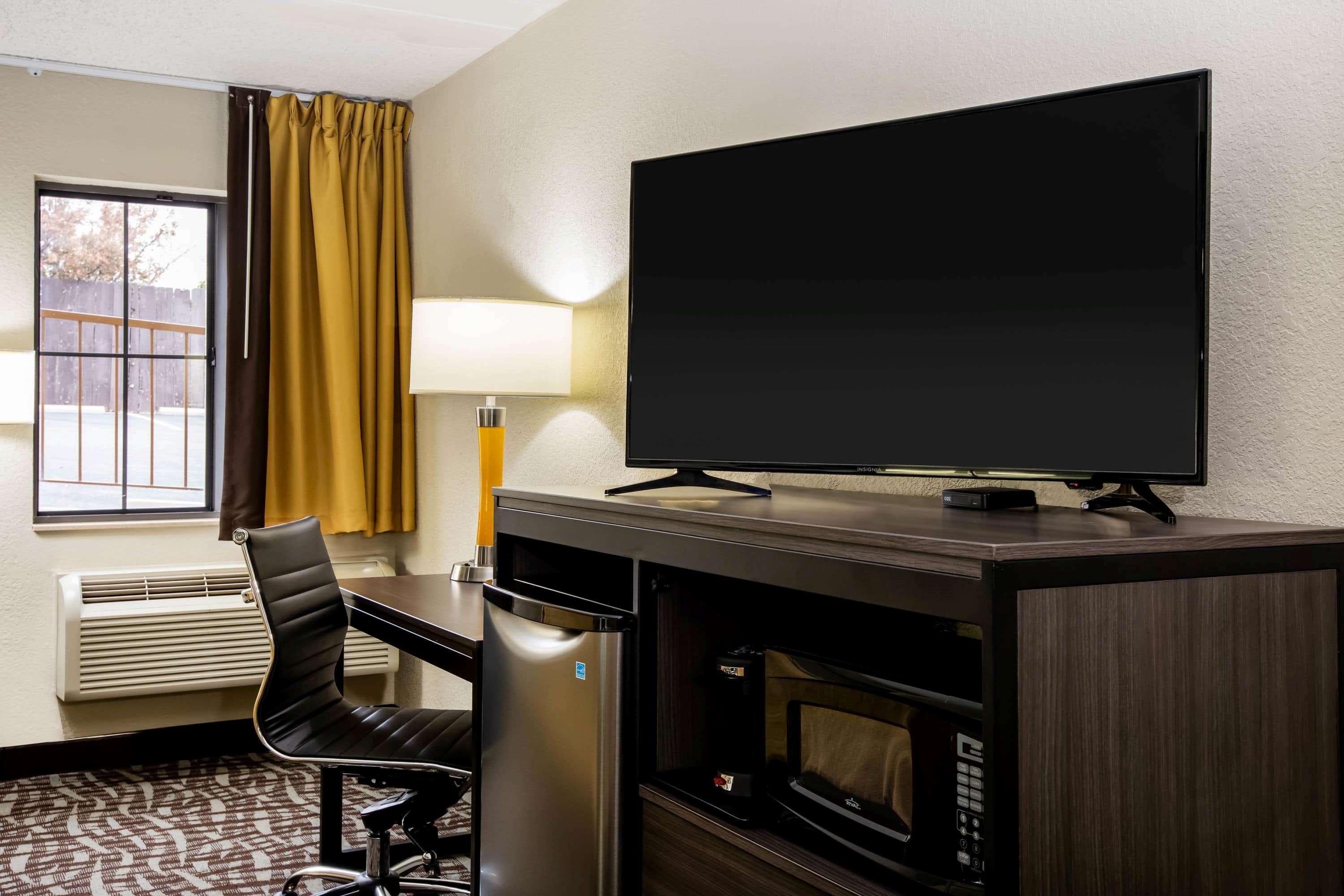 Spark By Hilton Wichita East Екстериор снимка