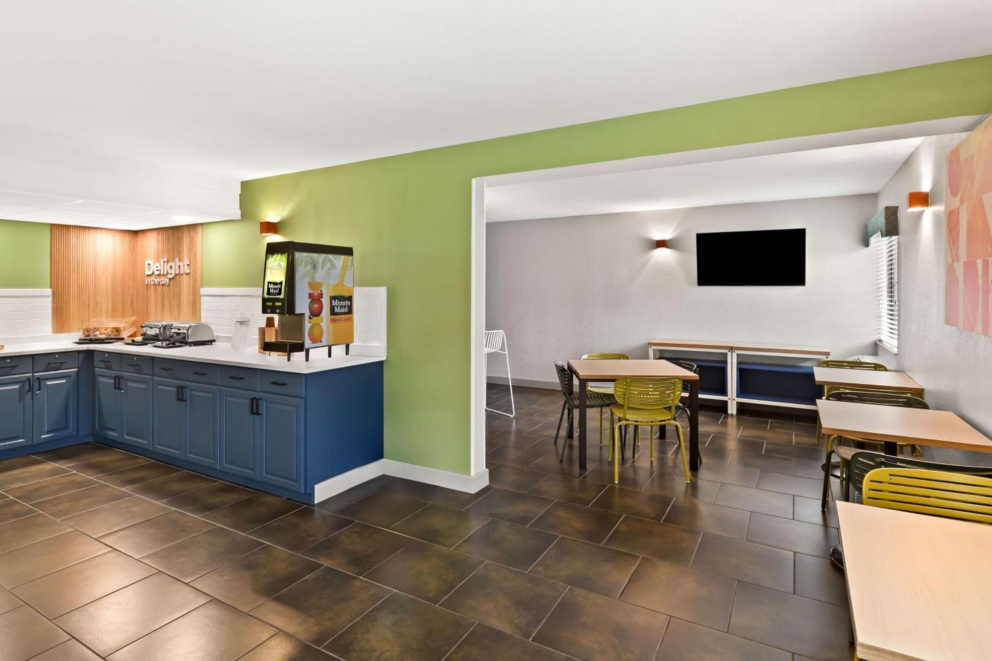 Spark By Hilton Wichita East Екстериор снимка