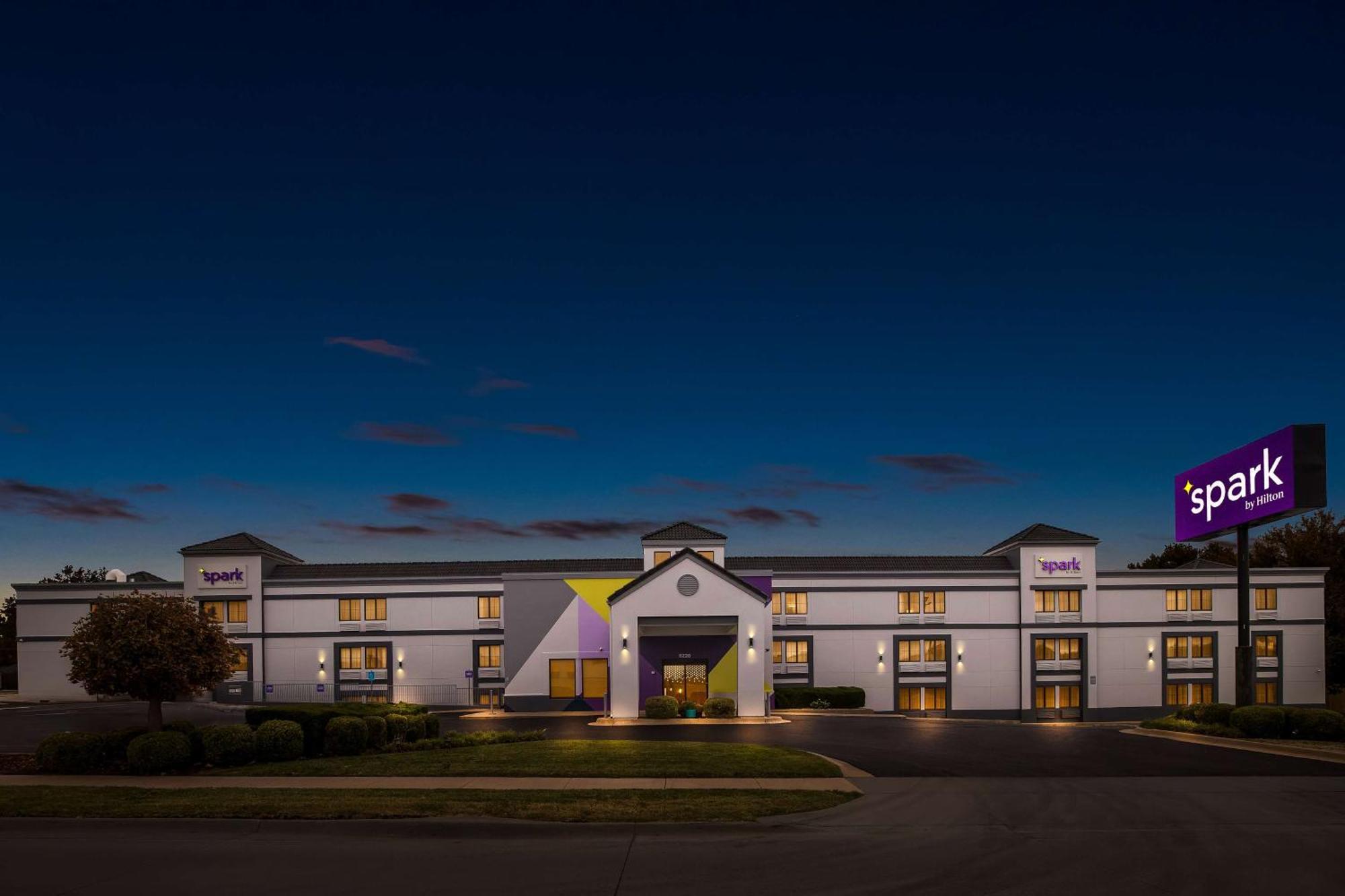 Spark By Hilton Wichita East Екстериор снимка